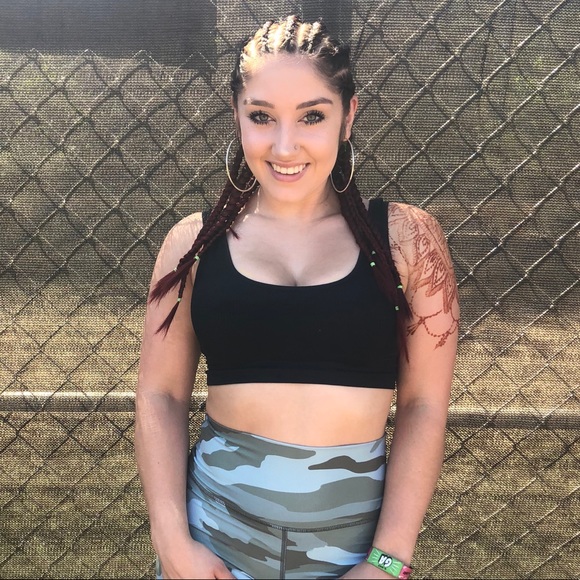 Meet your Posher, Paige - Picture 2 of 3